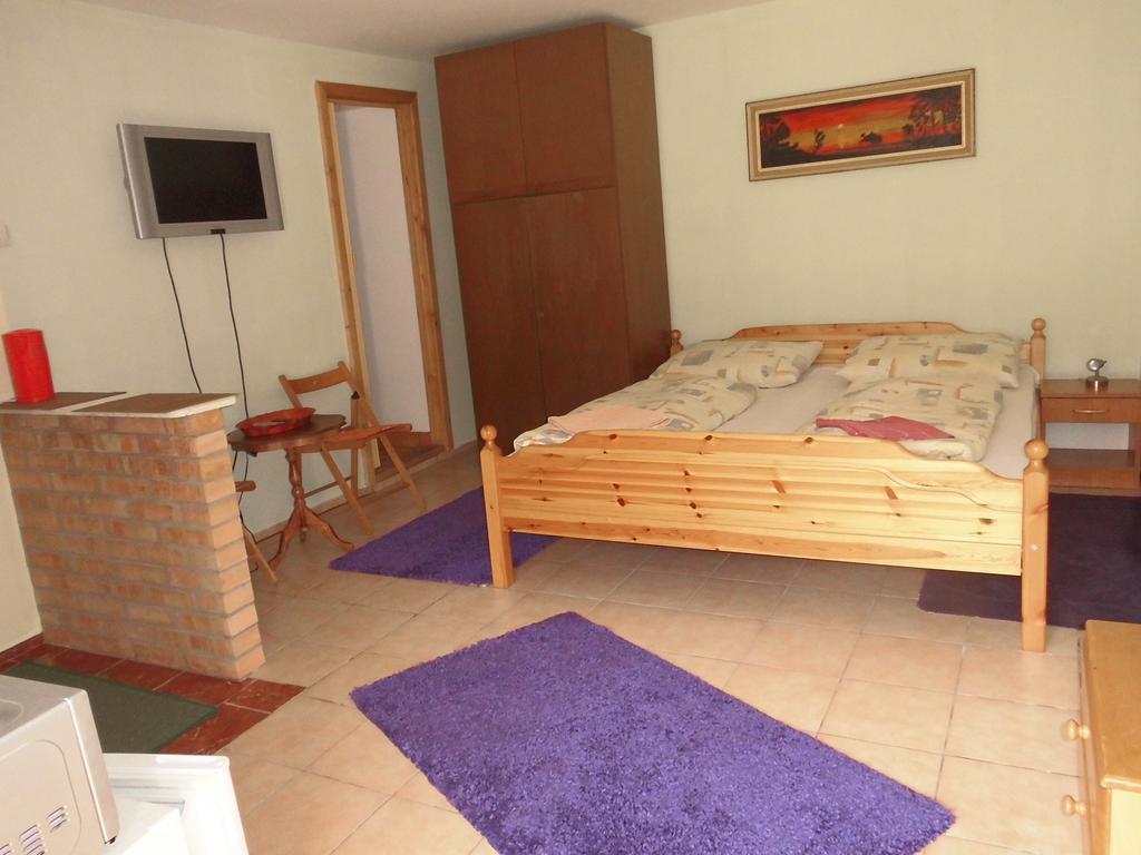 Fenyves Apartman Sárospatak Exteriör bild