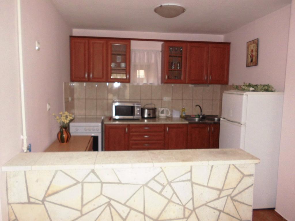 Fenyves Apartman Sárospatak Exteriör bild