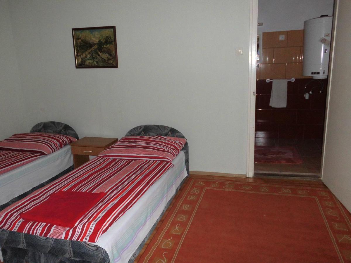 Fenyves Apartman Sárospatak Exteriör bild